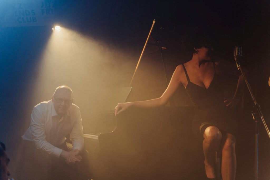 Independent Artists Photo by cottonbro studio