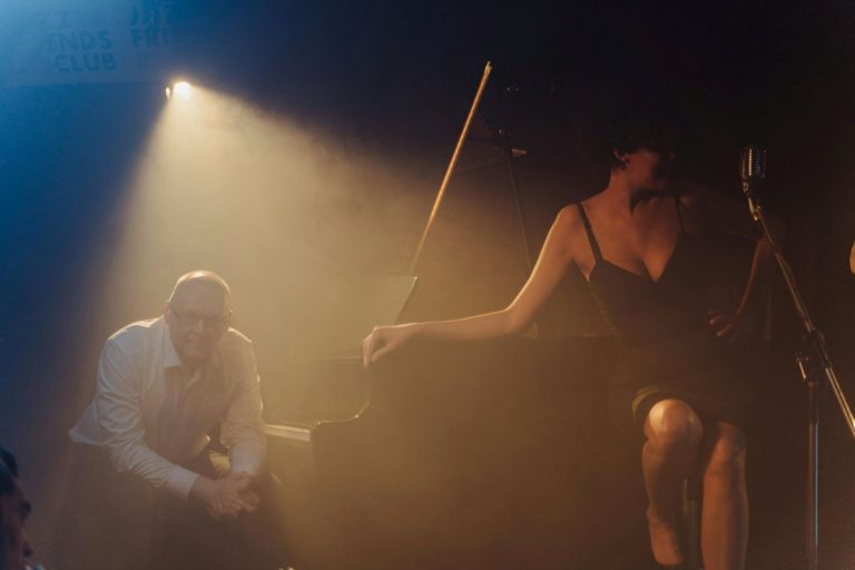 Independent Artists Photo by cottonbro studio